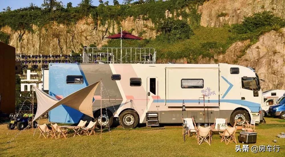 13万b型房车有几款可选,大通旅行家v90房车2021年