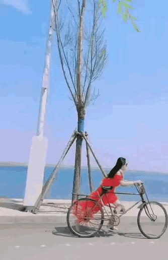 大美女的丘比特之箭已准备好射出，请你接箭