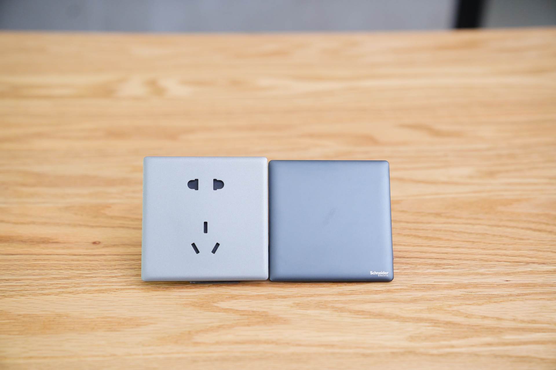 多层插座拆卸,开关插座拆解方法