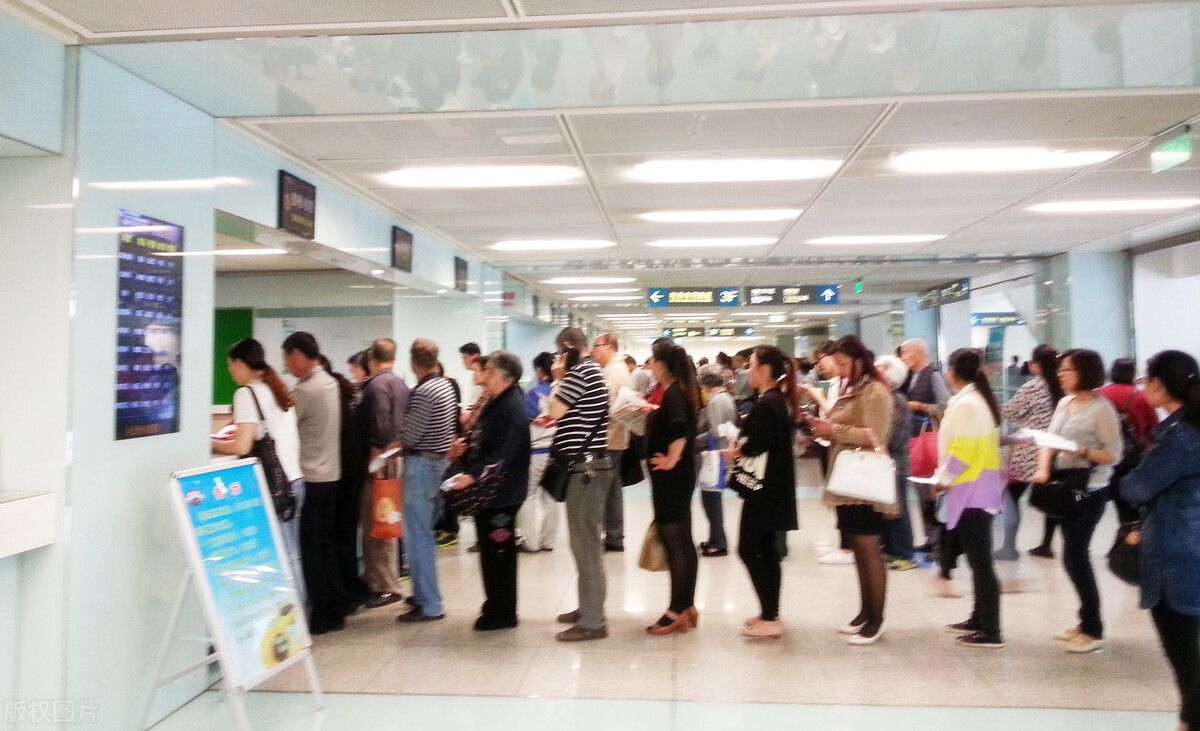 女子体检过程中，发现子宫内有毛发和黏稠物，与什么哪些原因有关