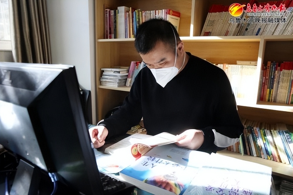 防控一线*党**旗飘扬丨“文武双全”的*疆新**公安厅下沉干部秦康