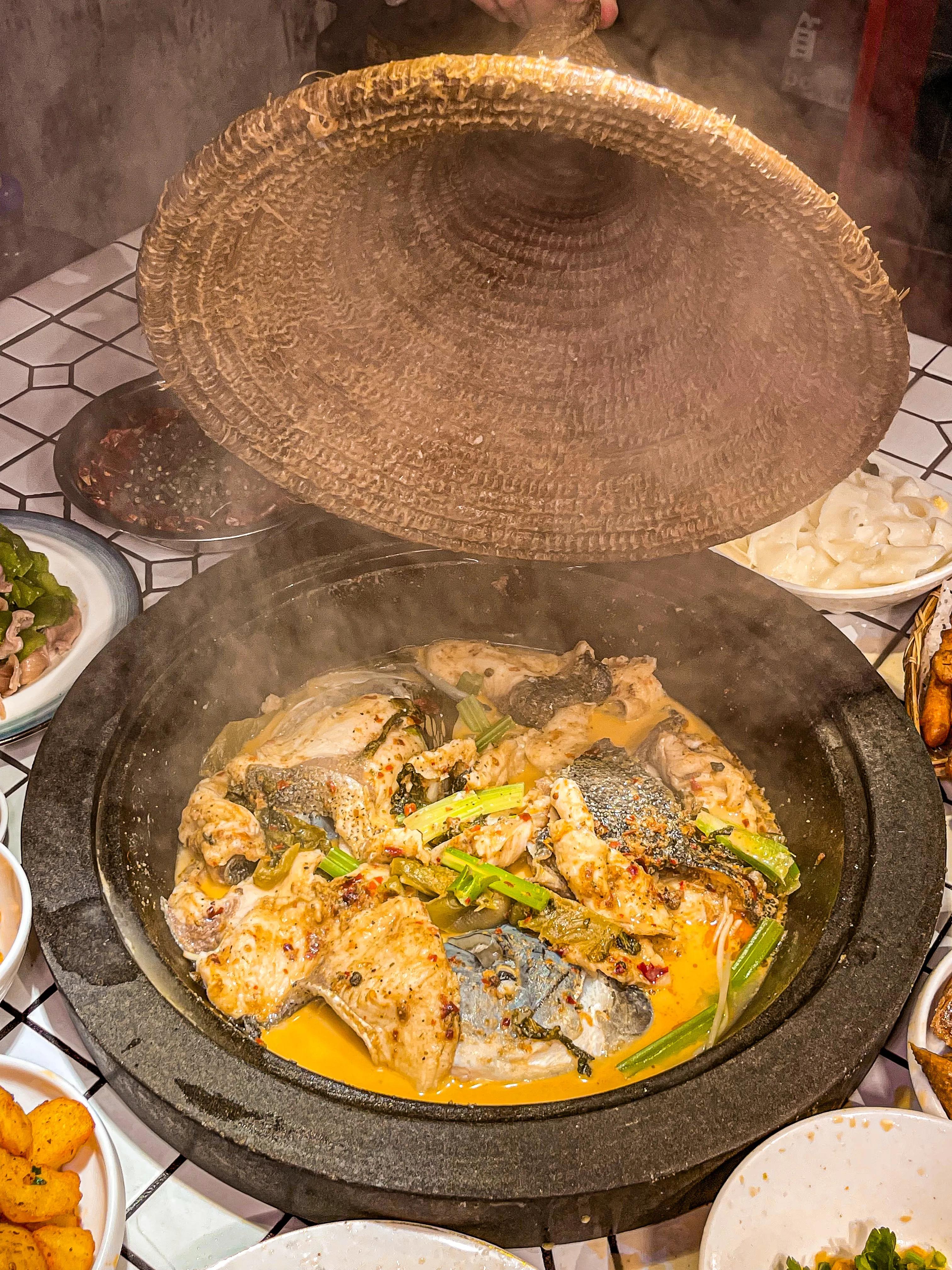 四川正宗蒸汽石锅鱼,最好吃的巴蜀石锅鱼