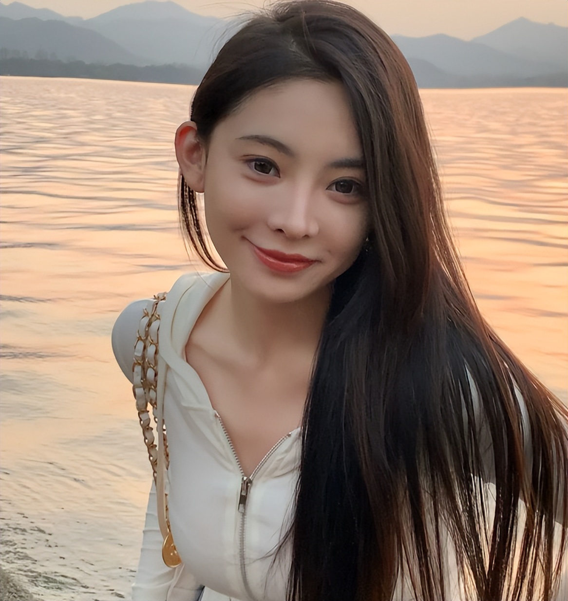 反转！温精灵公开道歉，撒谎引导网暴、曝颜九隐私，网友：坏种