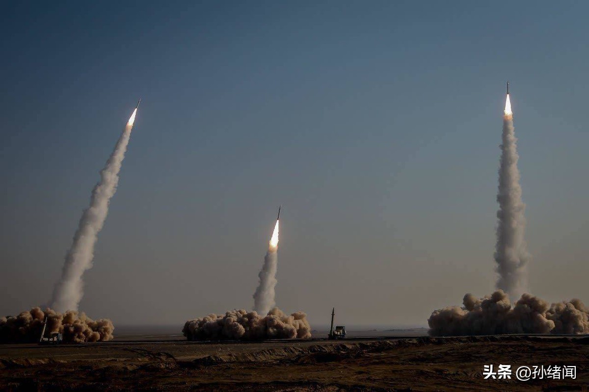 伊朗向美军基地发射的弹道导弹,伊朗向以目标发射弹道导弹