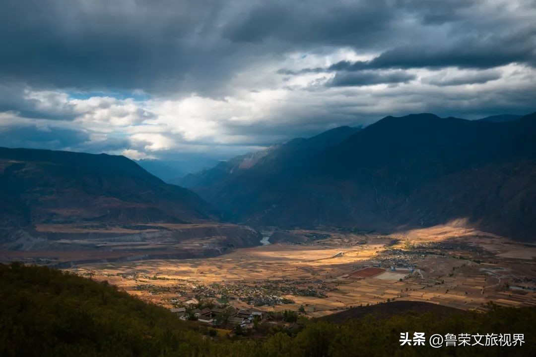 世界经典徒步线路,世界经典徒步线路虎跳峡