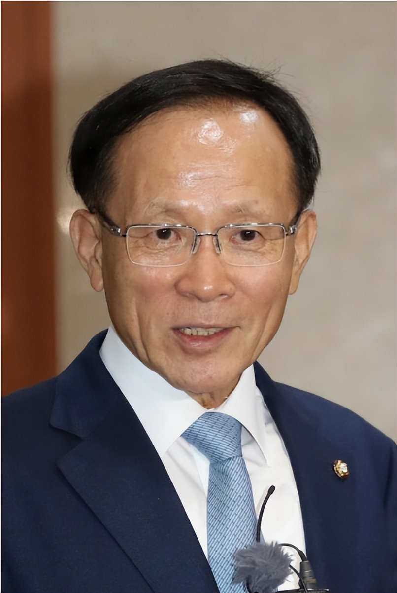 缩头乌龟！尹锡悦带三星赴美谈判，蔡英文为台积电做了什么？