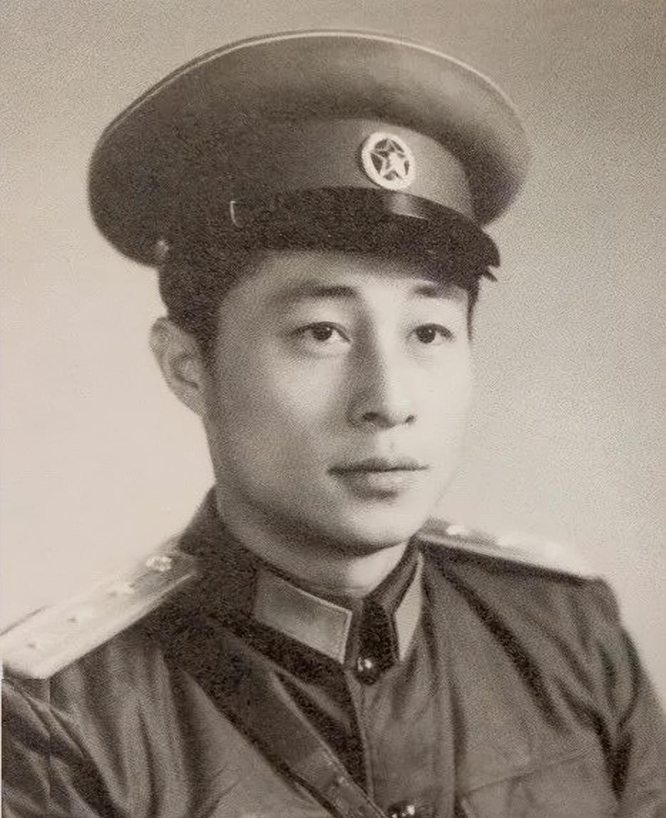 “德艺双馨”王心刚：一代人的男神，与发妻结婚63年，如今90岁了