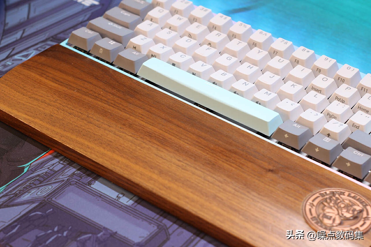 杜伽k330w热插拔机械键盘体验,杜伽k310樱桃黑轴键盘测评