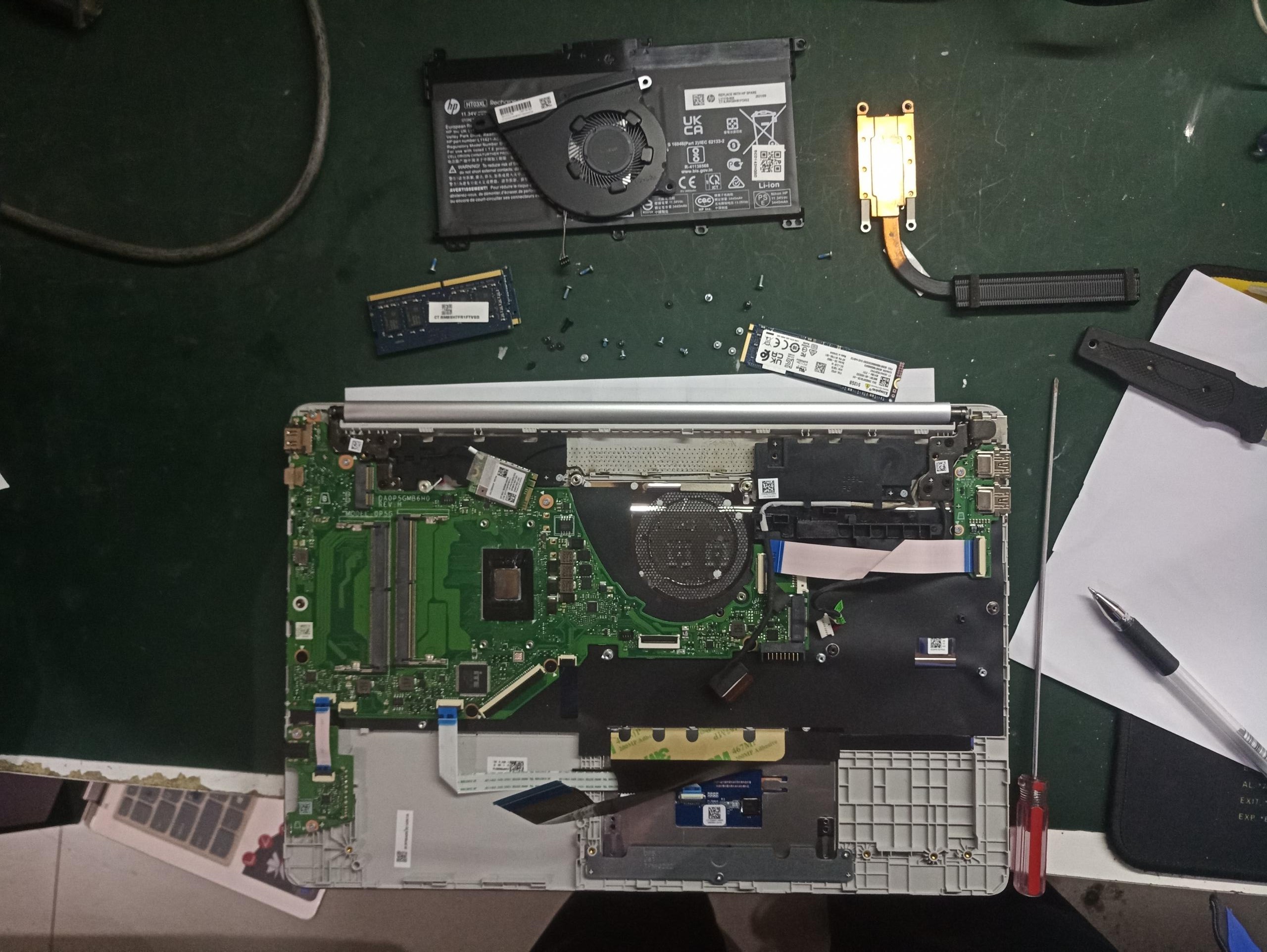 惠普15s-er1004au新机开机,惠普星15拆机不清灰