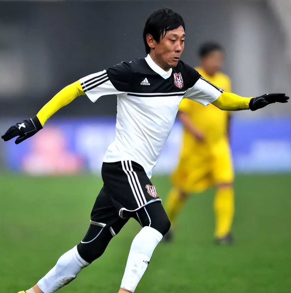 国脚高峰和那英,高峰与那英结婚时谁更红一些