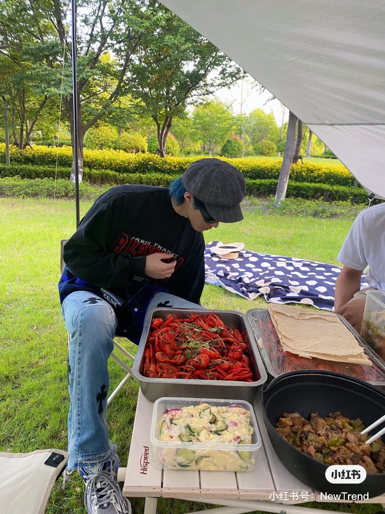 巴黎世家衬衫胸前刺绣款,巴黎世家长袖衬衫2020款背后字母