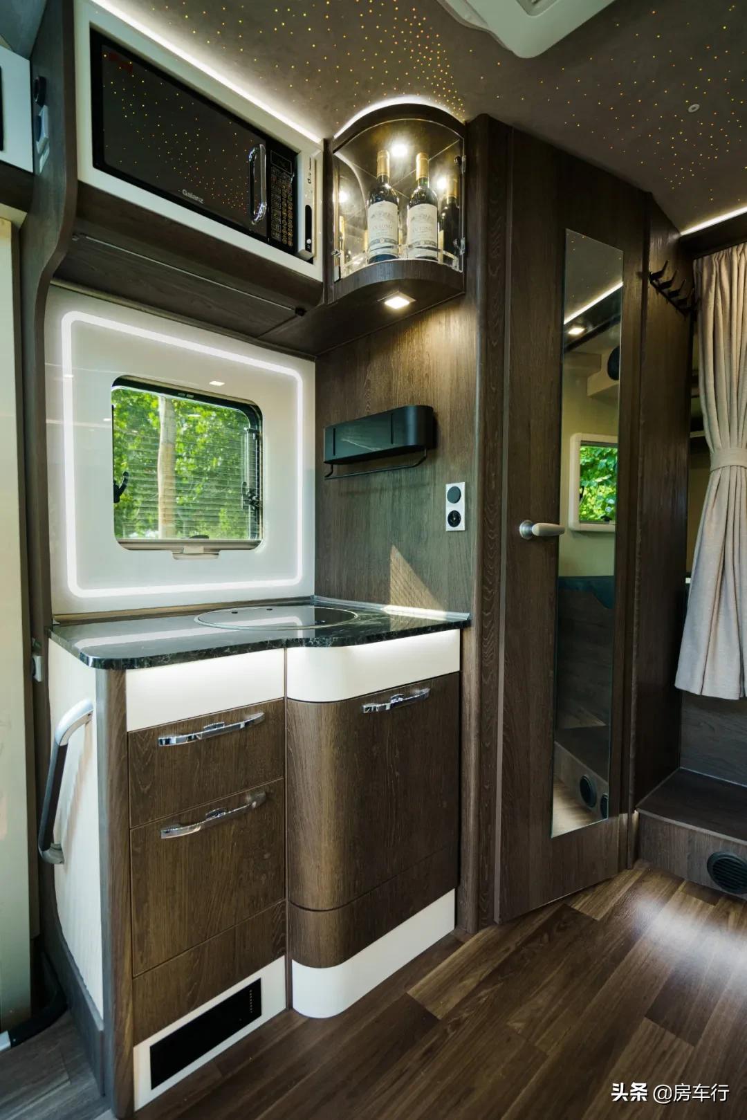 最新款进口顶级依维柯b型房车,依维柯房车推荐10万到20万之间7座