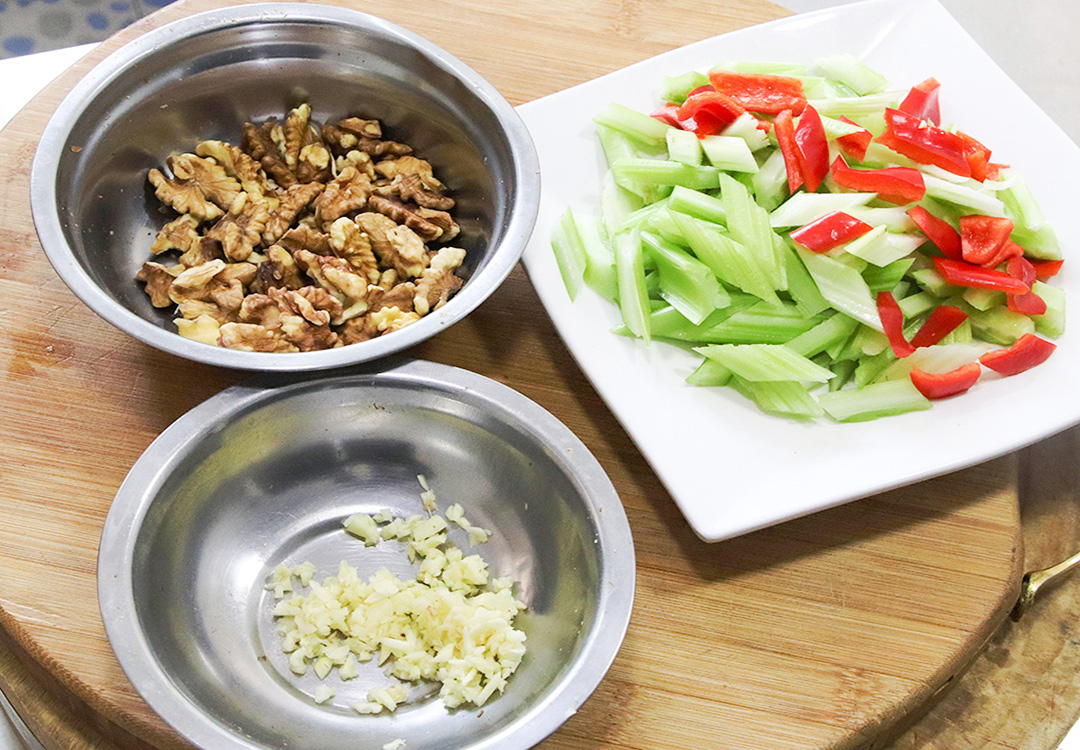 除了牛奶睡前喝什么能助眠,安神助眠的食物牛奶