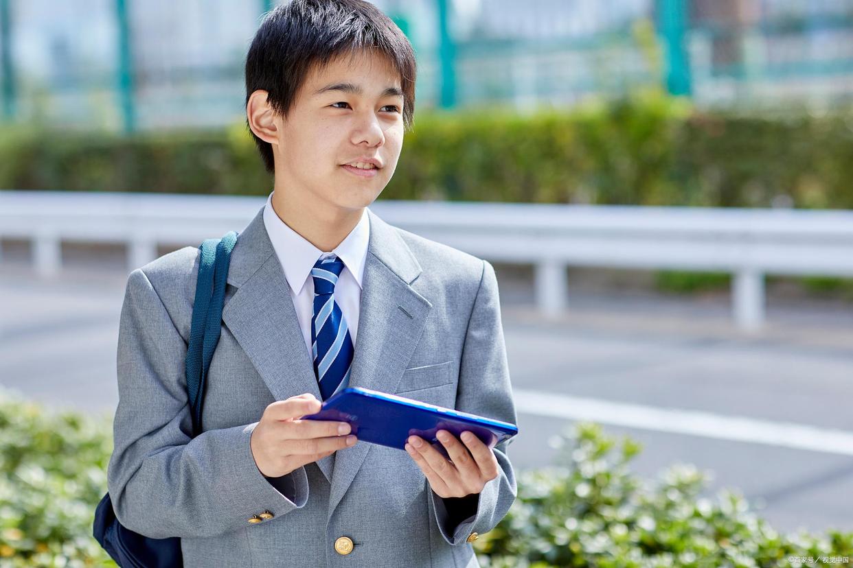 男孩身高多少开始长高能到180公分,17岁男生身高165还能长高吗