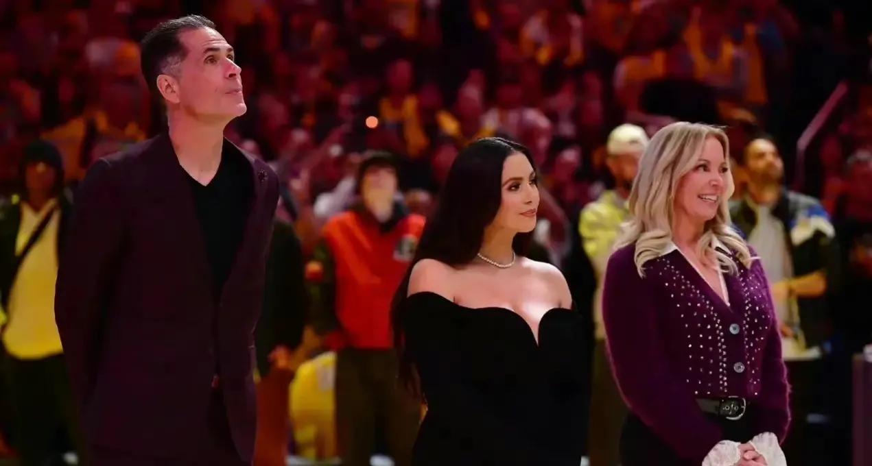 加索尔湖人球衣退役瓦妮莎,湖人队退役大加索尔球衣