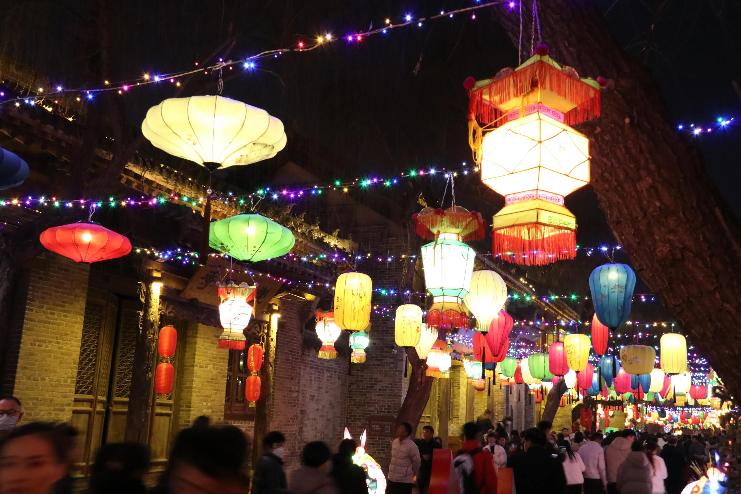 赏花灯庆元宵,赏花灯庆元宵英语