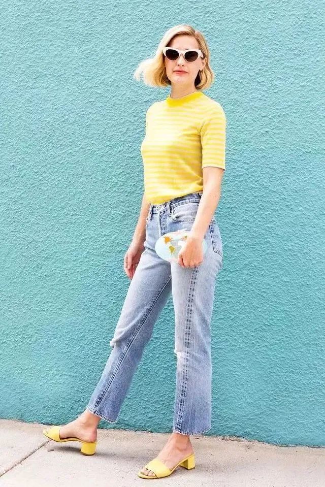 直筒牛仔裤小白鞋穿搭,小白鞋牛仔裤秋冬穿搭图片