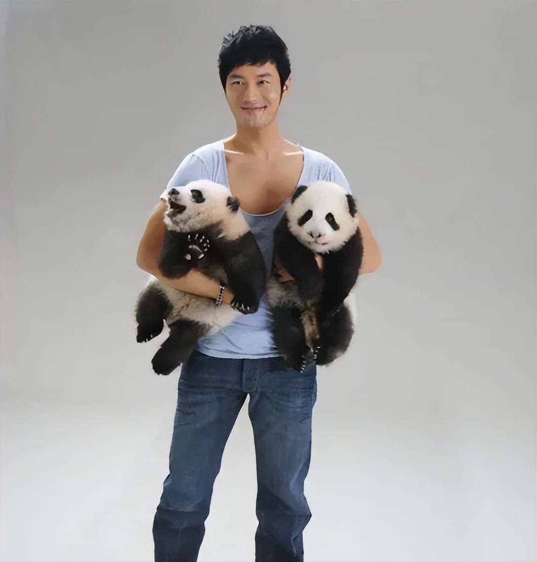 多位明星为国宝丫丫发声！黄晓明惹争议，身为熊猫大使出面太晚