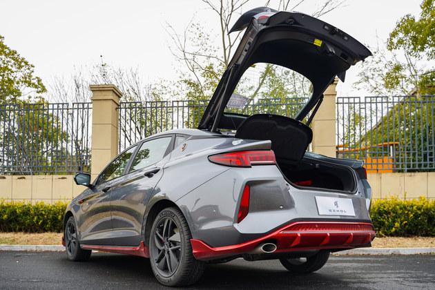 大众思皓曜2021款6座中配落地价,思皓曜和奕炫max暗夜破晓版哪个好