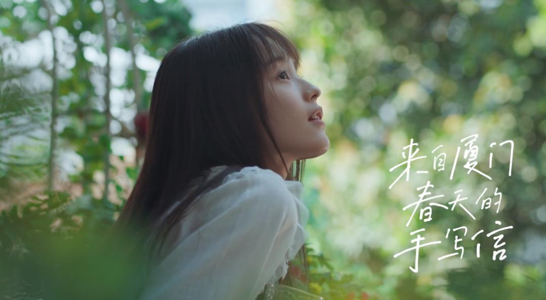 关于春天有深度文案句子,春天油菜花开简短走心文案