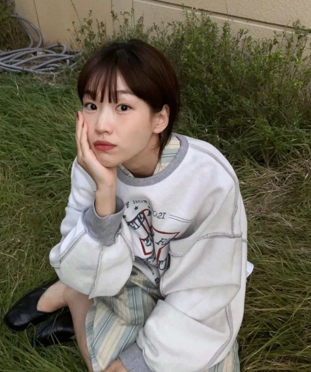 女生齐刘海和中分哪个更减龄,2021减龄最火发型齐刘海