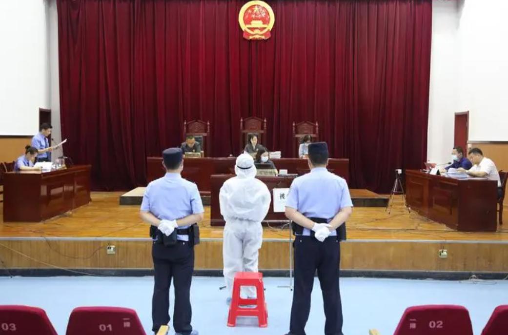 共犯的处罚根据共犯独立性,比较共犯从属理论和共犯独立理论