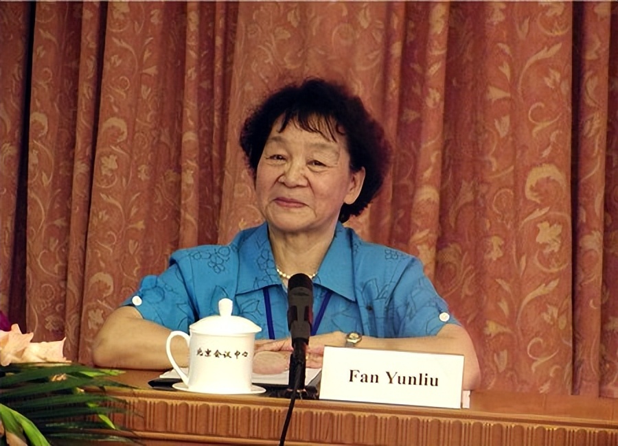 女院士、女法官、外交女杰，这7位“巾帼女性”，全来自武汉大学！