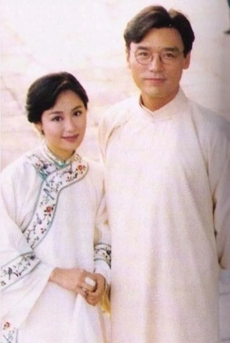 她一个人，搞垮两个亿万富豪