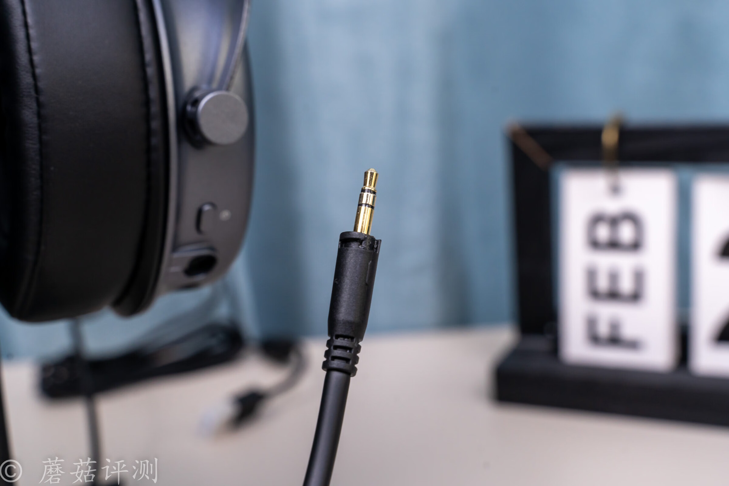 雷柏vh800蓝牙耳机打和平精英实测,雷柏rapoovm700无线蓝牙游戏耳机