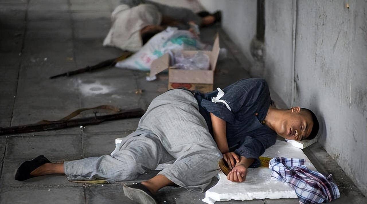 横店群演泛滥视频,横店群演大妈真实生活