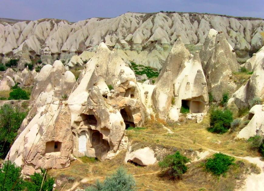 美国男子进入无人区视频,美国男人进入神秘洞穴探险