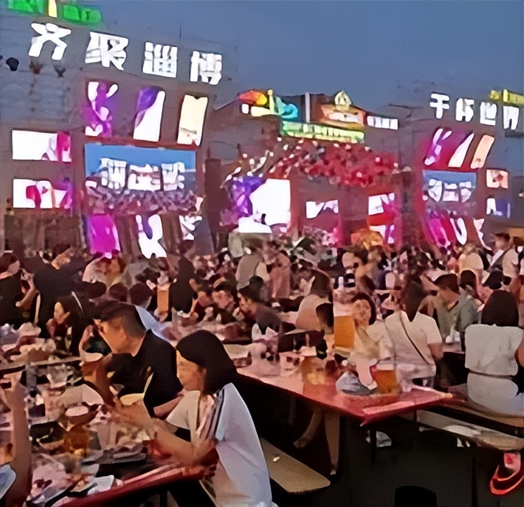 直播烧烤淄博烧烤,淄博烧烤人间烟火气最抚凡人心