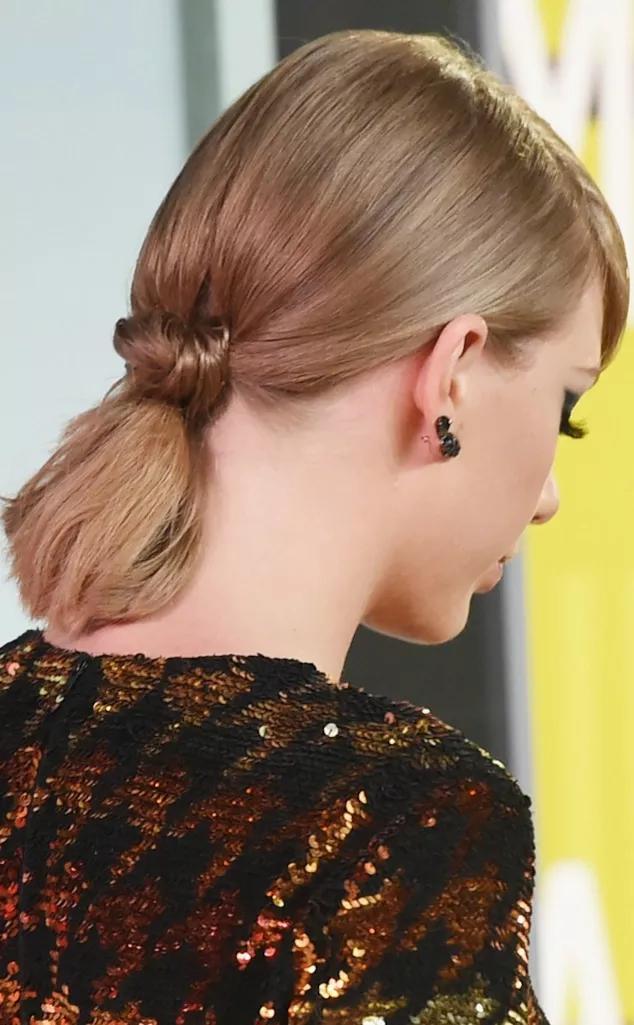 泰勒斯威夫特黑色帽子造型,泰勒斯威夫特发型是怎么剪的