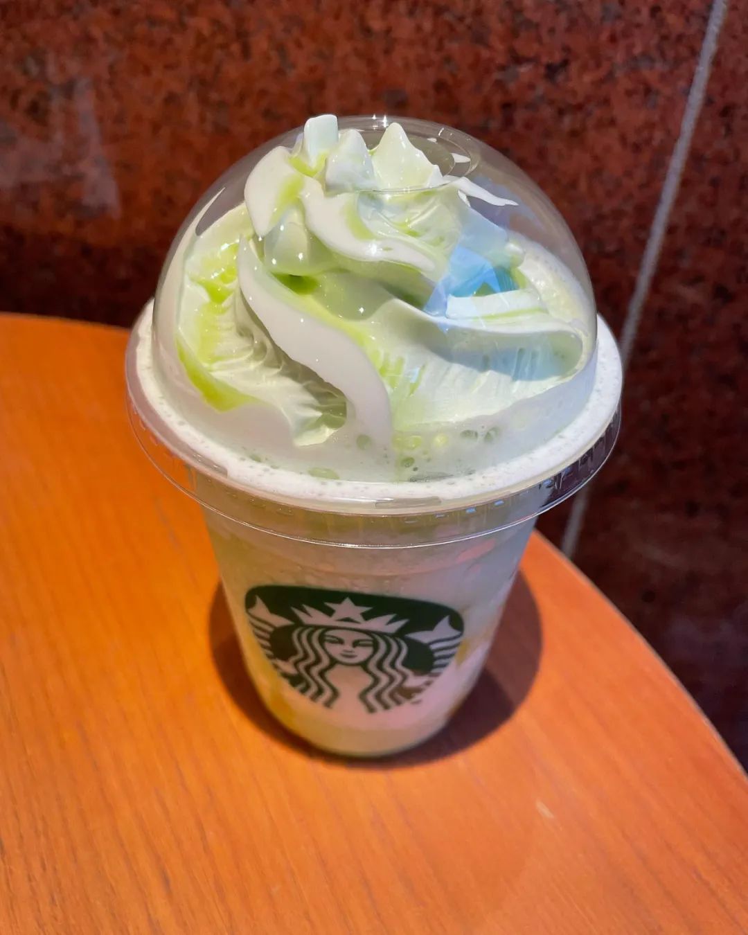 星巴克专场！杨幂上花少当见面礼，与匡威合作的断货系列再次上线