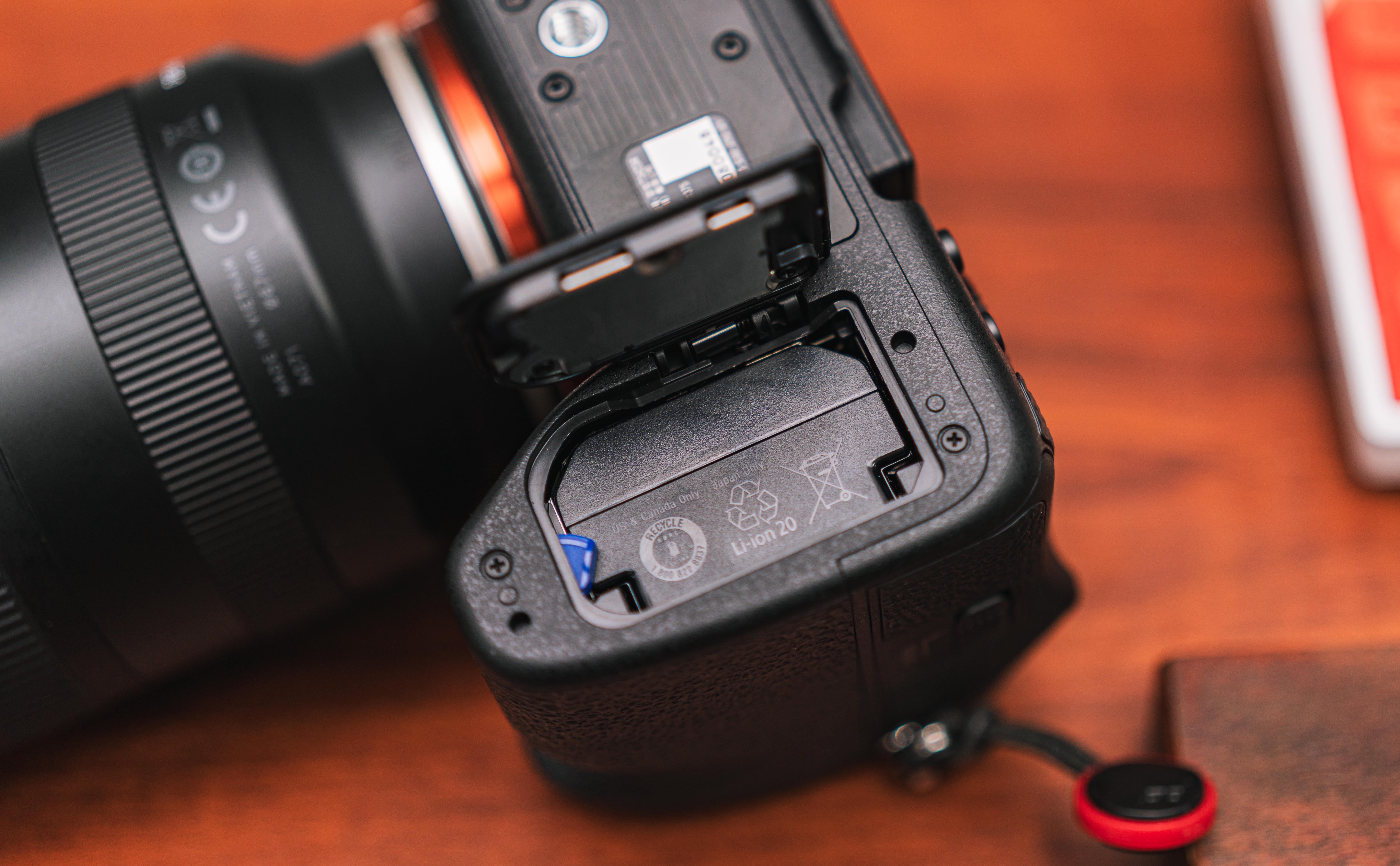 索尼a7m4发布a7m3会降价吗 (索尼a7m3和a7m4什么区别)