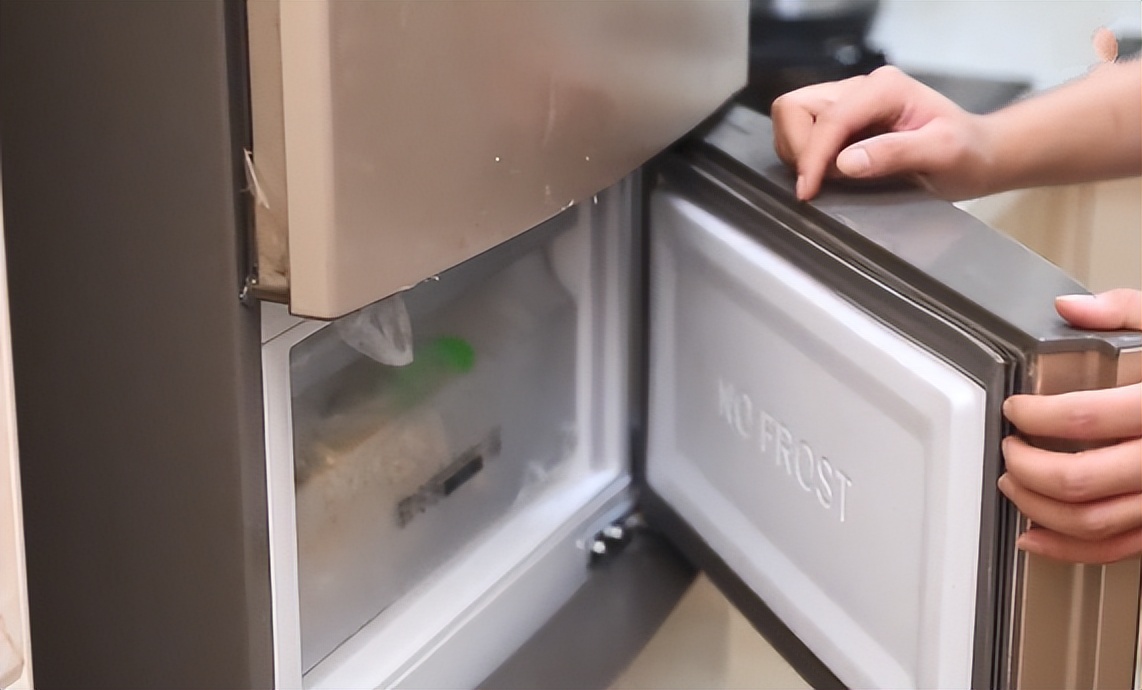 冰箱封条发霉能用除霉剂吗,冰箱封条发霉了用什么小妙招