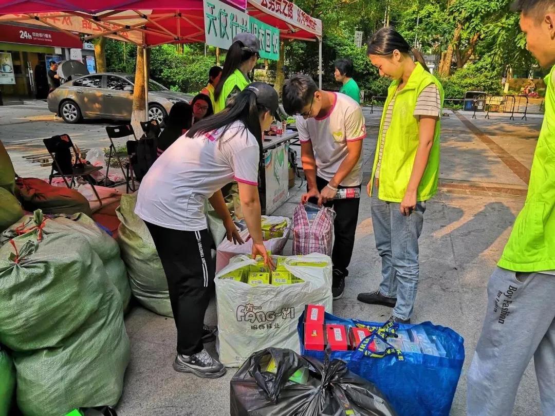 废旧衣服回收价格表和图片,回收旧衣服冷知识