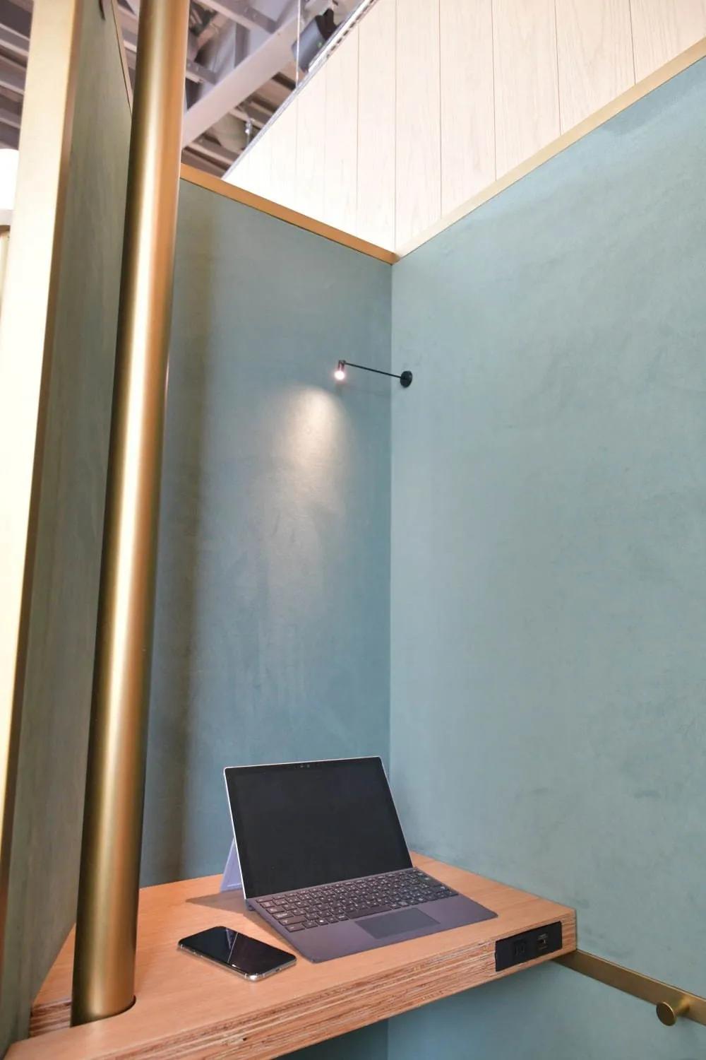 中国首家星巴克“共享办公店”开业，可以到星巴克“打卡上班”了