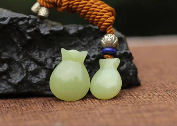 和田玉老料为什么那么便宜,和田玉小籽料原石有哪些颜色