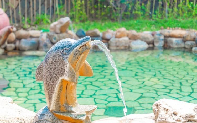 沉浸式泡温泉水酷汤泉,冬季室外温泉别样感受