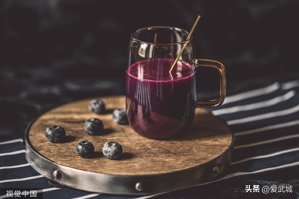 吃蓝莓和吃胡萝卜哪个对视力更好,缓解视力吃蓝莓叶黄素有效果吗