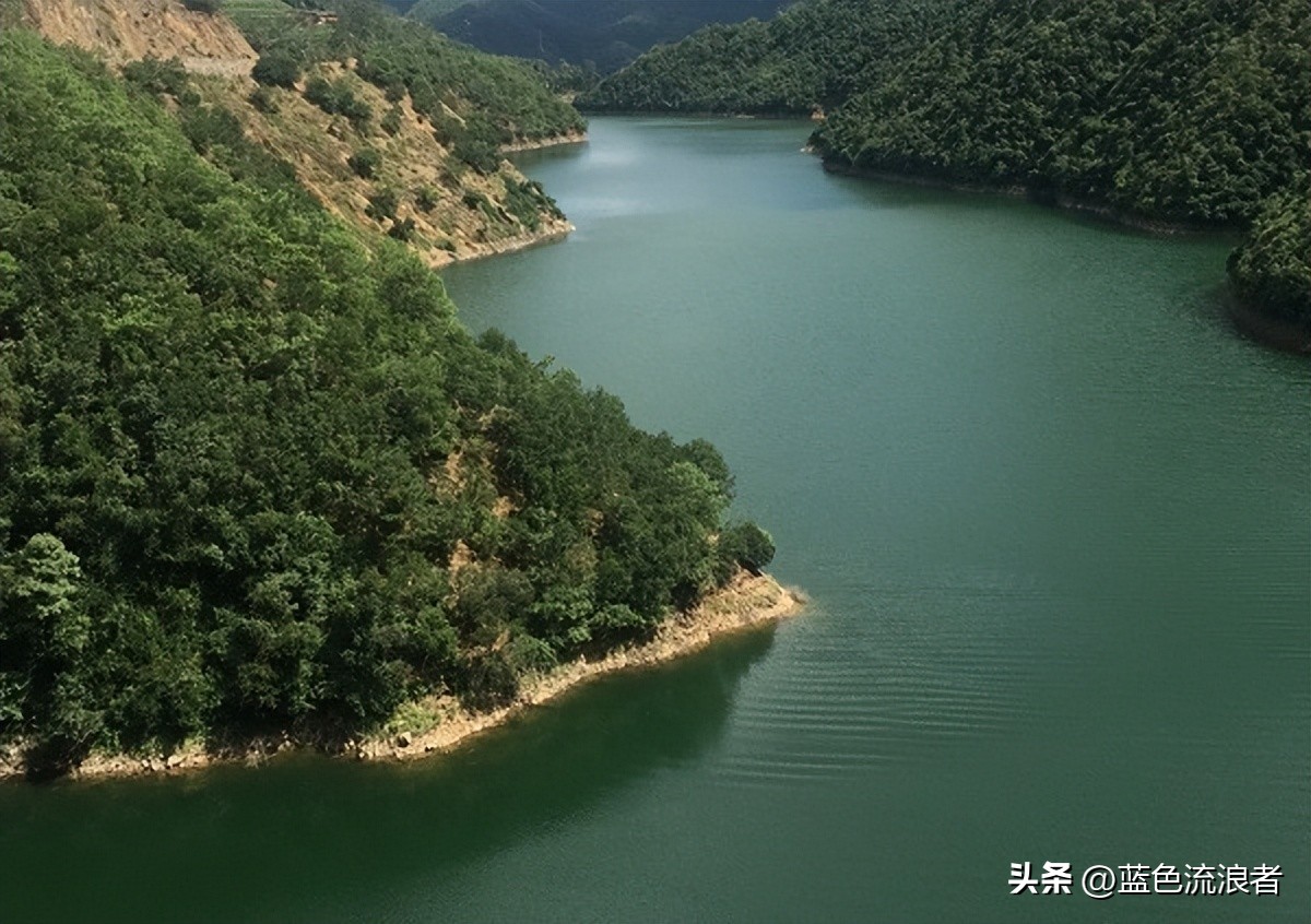 云南人口超过十万的乡镇有几个,云南省一个县多少万人