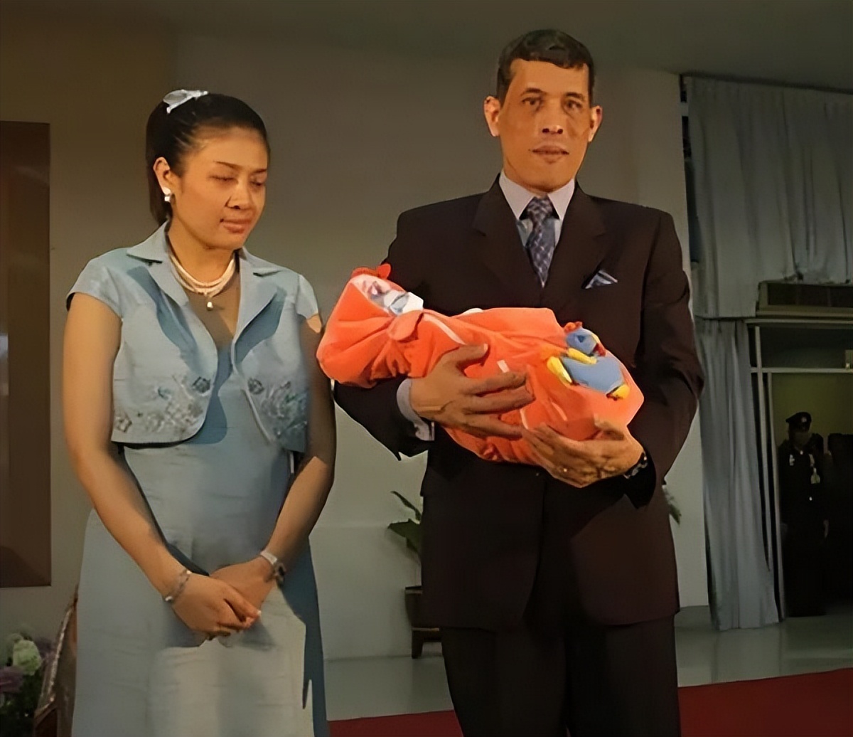 泰国提帮功王子18岁生日情况,泰王14岁提帮功难当大任