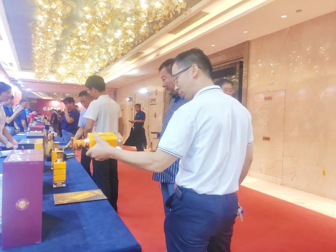 豫酒品牌行║皇沟馥合香走进驻马店，香遇纪连海