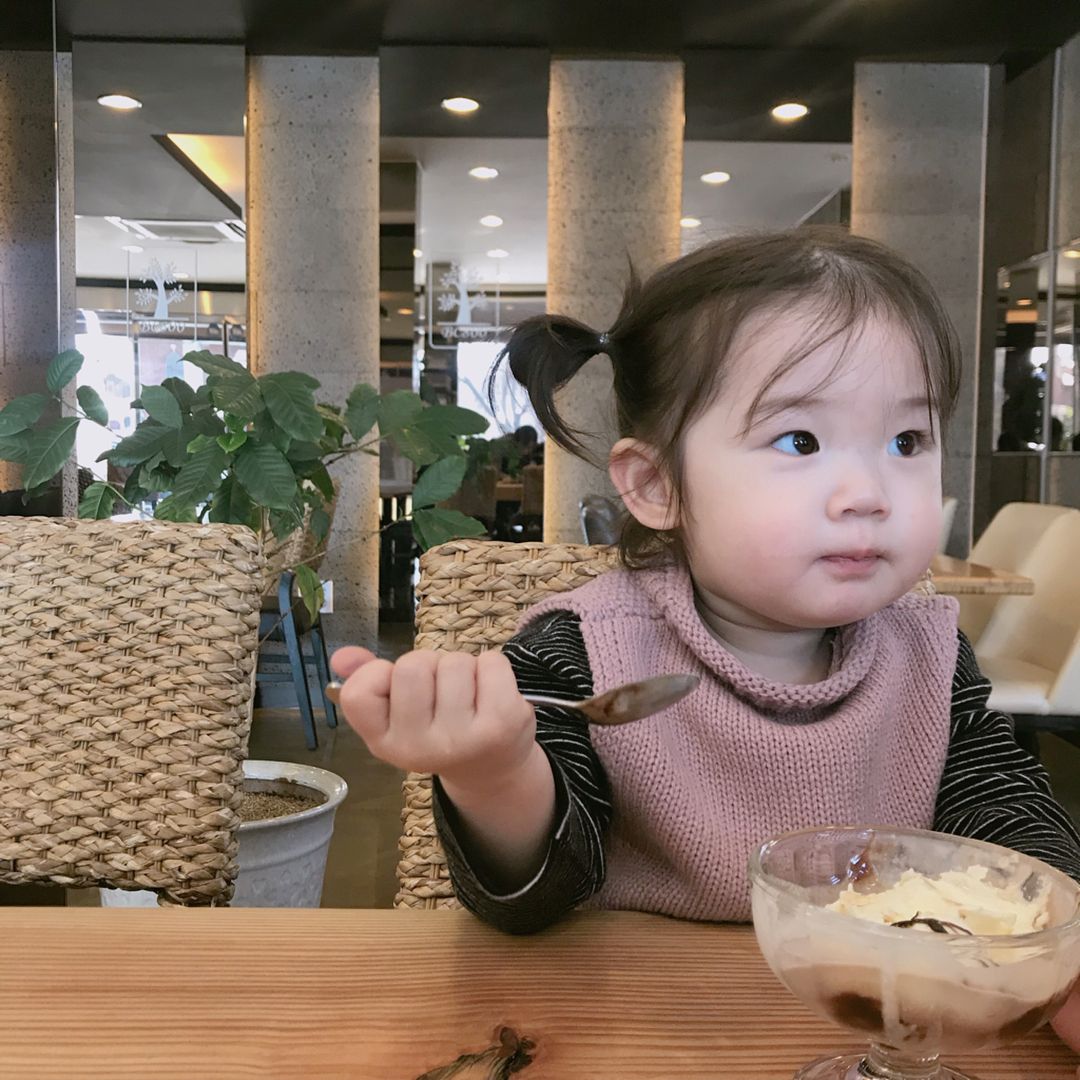 最近超火的可爱小女孩表情包,小女孩可爱萌表情包