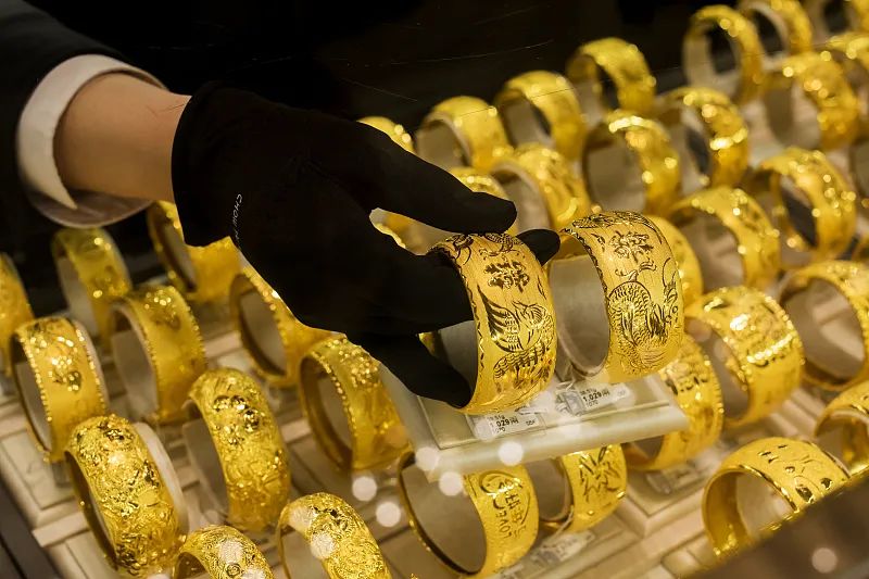 这个家族靠卖零食赚了600多亿,这个福州家族卖珠宝挣了百亿身家