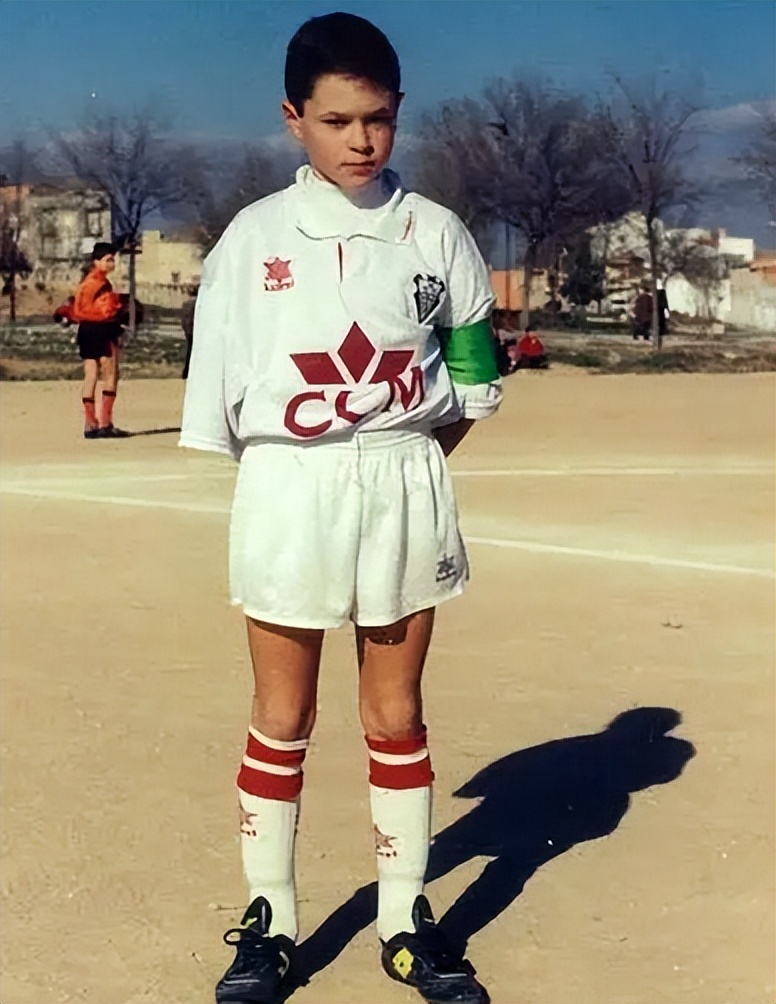 足坛球员童年照,足坛球星萌娃照