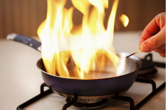 燃气灶火焰发黄解决方法视频,燃气灶火焰发黄怎么调成蓝火