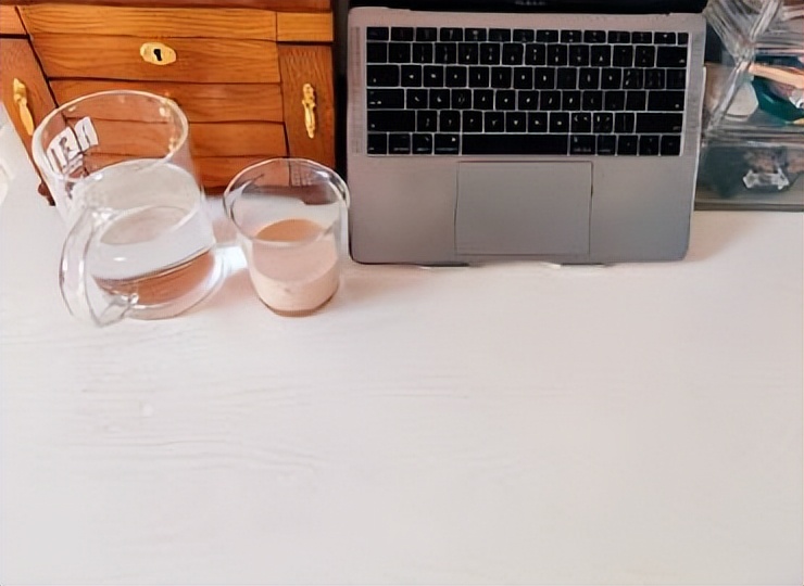 还在上班赚钱还债,还在上班赚那么多钱怎么花呀