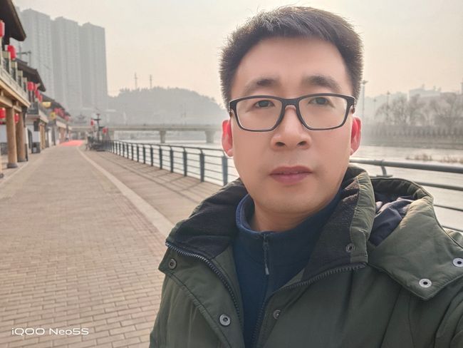 iqooneo5和iqooneo5s哪个好,iqooneo5s黑色上手体验